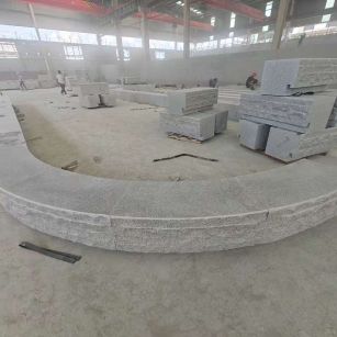 怀化 芝麻白异形坐凳，自然面光面弧形加工