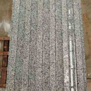 怀化 芝麻白花岗岩荔枝面雕刻盲道，盲条