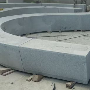 怀化 芝麻白花岗岩光面弧形坐凳