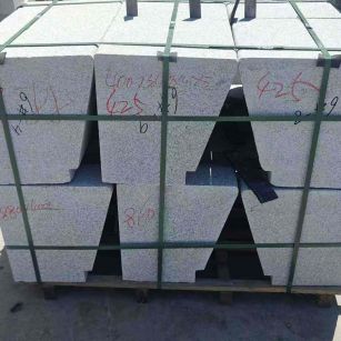 怀化 芝麻白异形坐凳，石凳