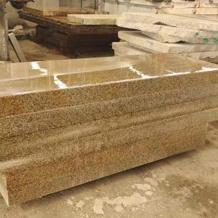 怀化 黄金麻栏杆料半成品加工中