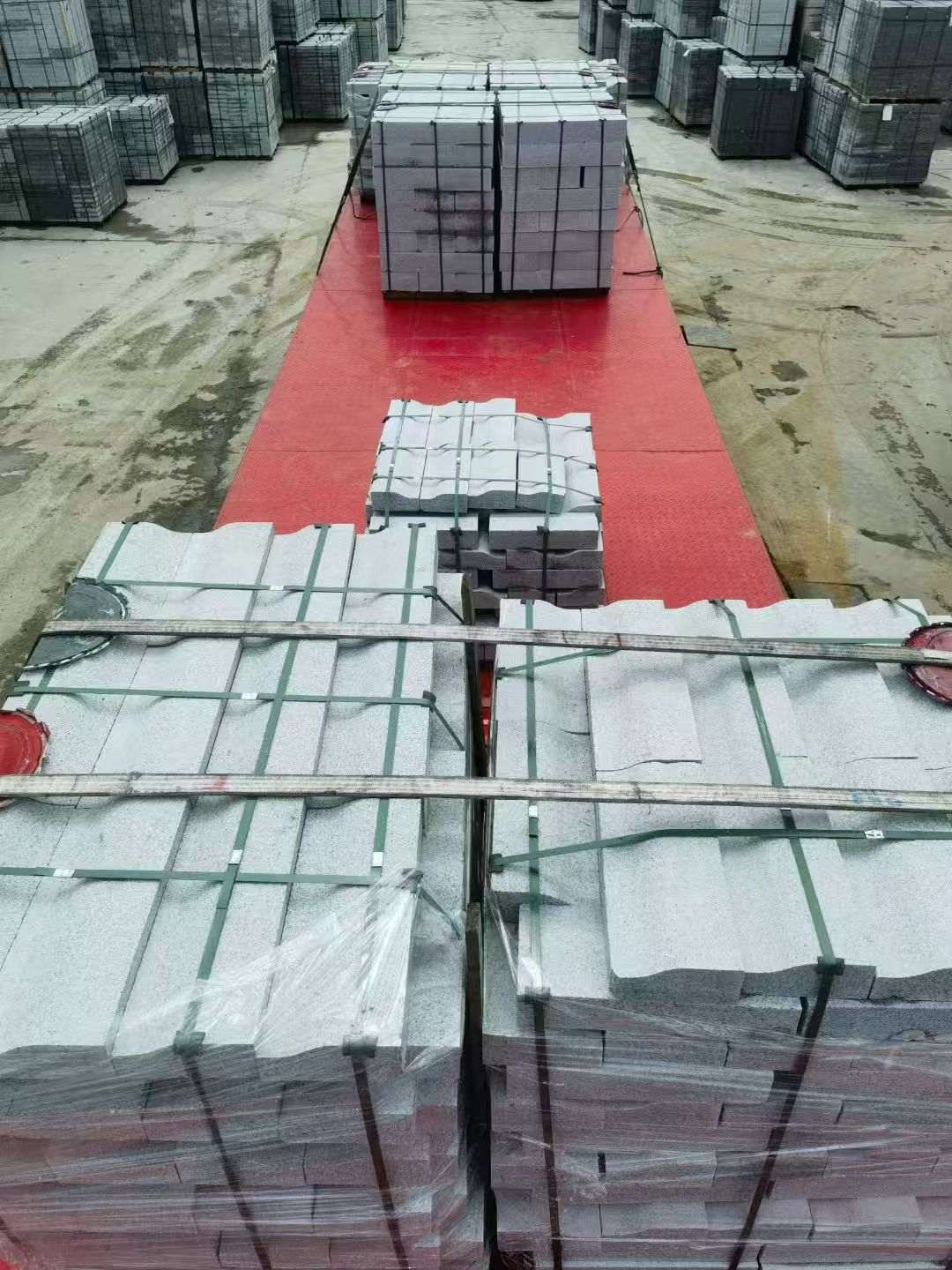 怀化 芝麻白仿形加直形路沿石出货日常