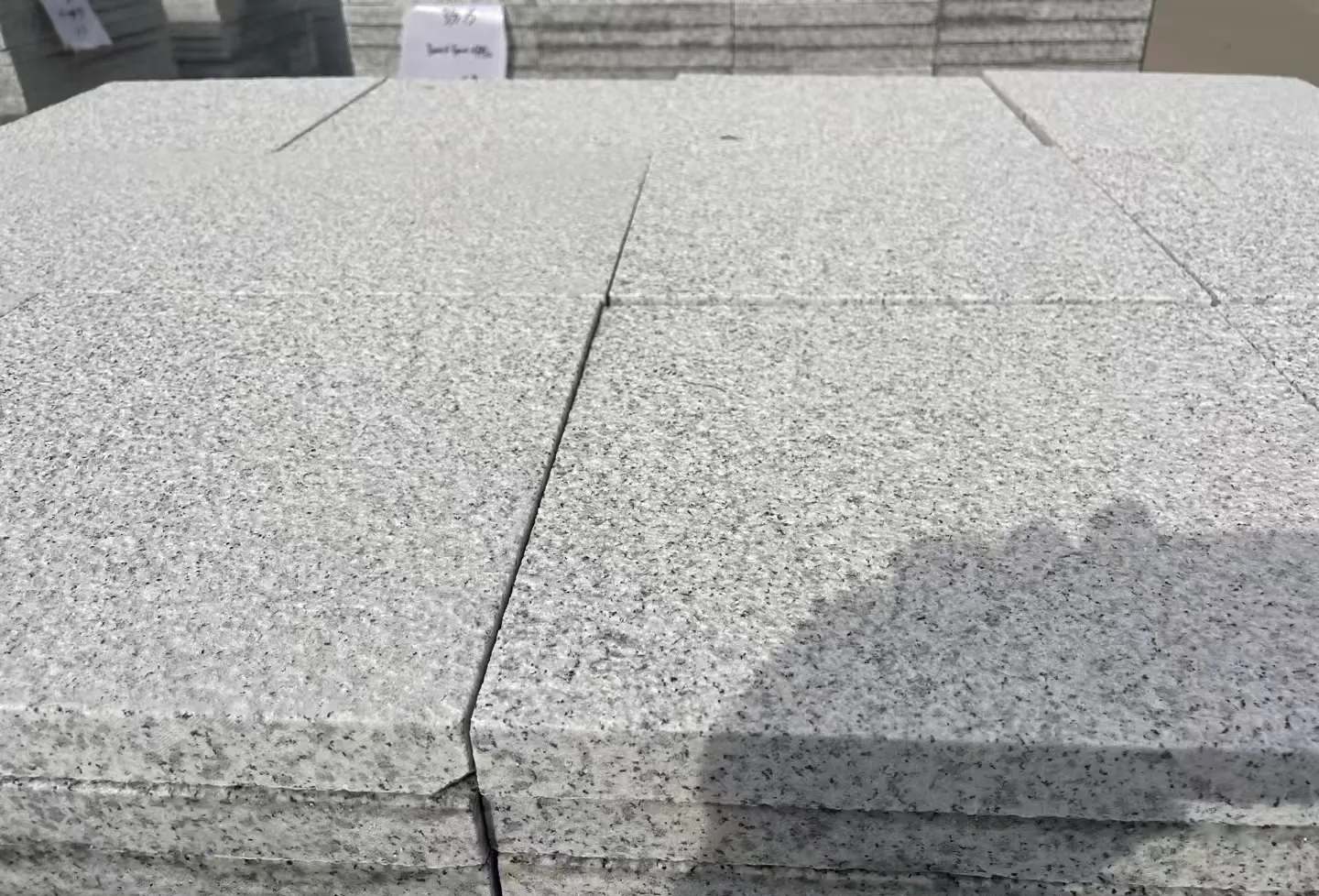 怀化 白麻花岗岩石材推荐 荔枝面地铺石