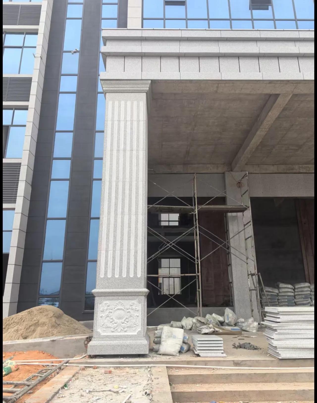 怀化 芝麻白光面花岗岩门楼大柱（罗马柱）配雕花底座