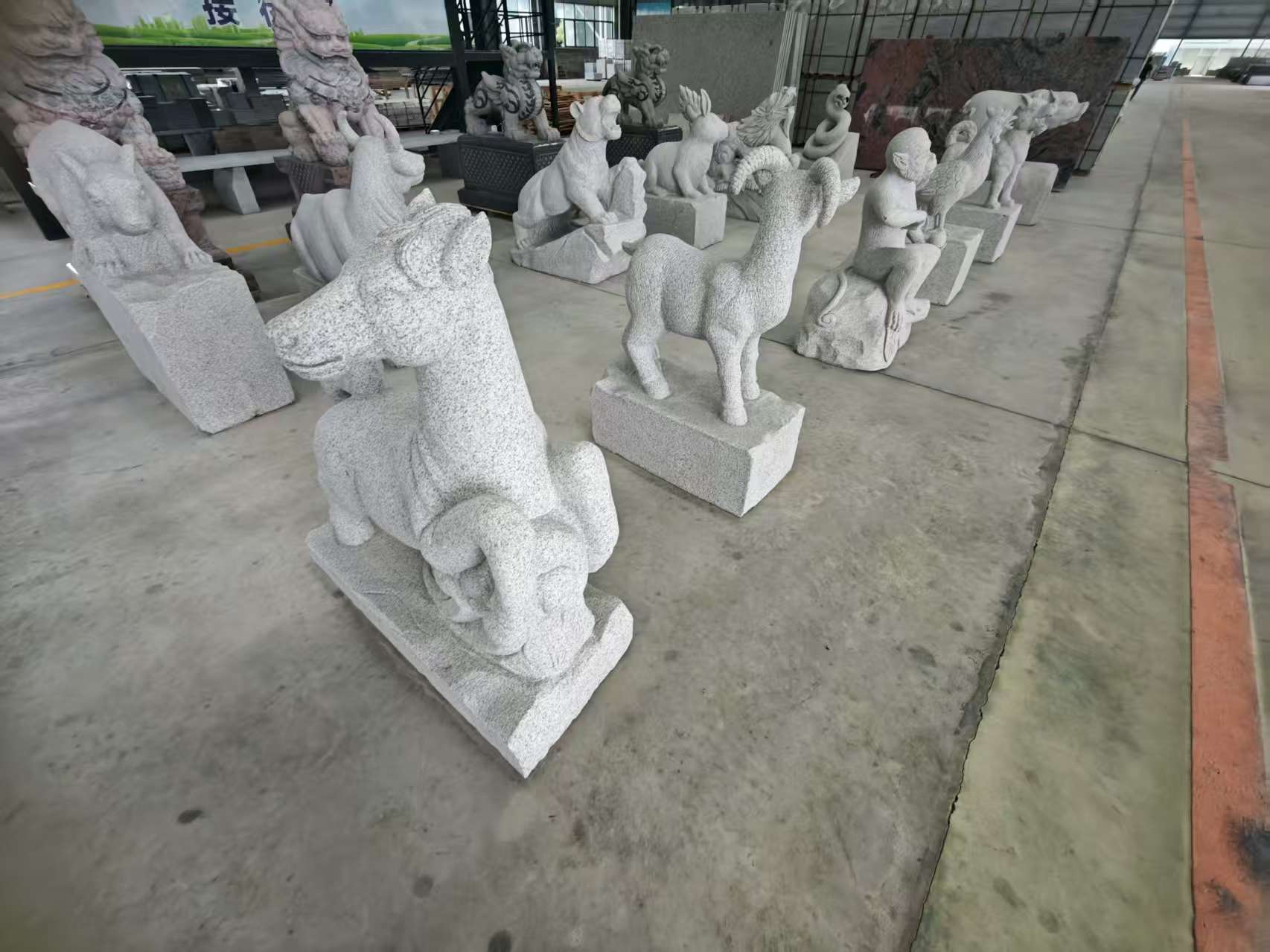 怀化 芝麻白花岗岩造型立体雕刻——十二生肖