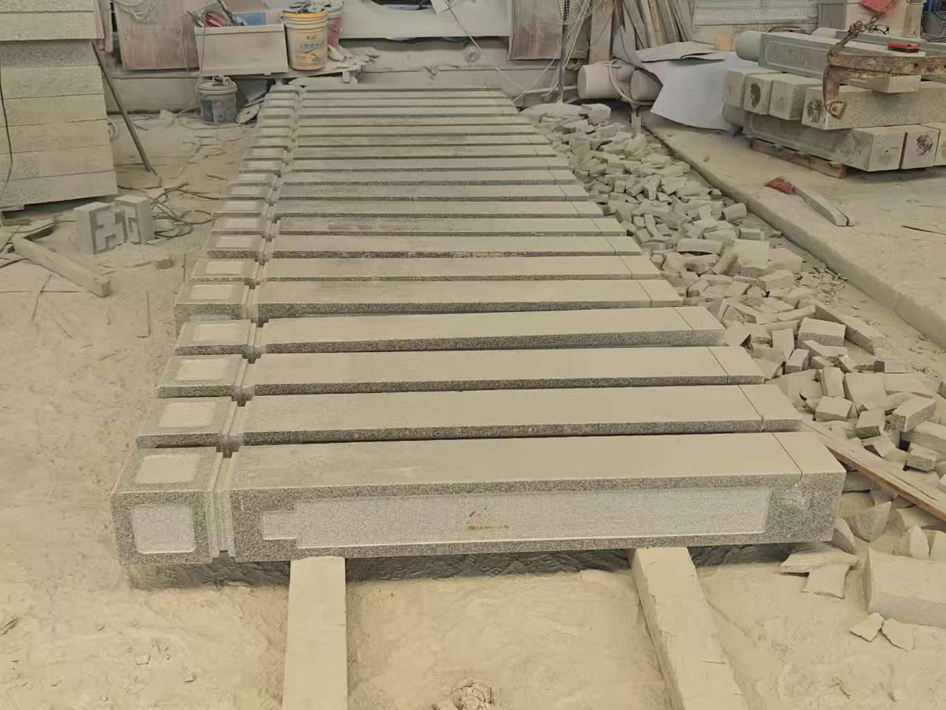 怀化 芝麻白异形加工雕刻-栏杆大柱，方柱